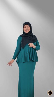 Olivia Set in Dark Emerald