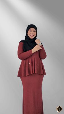 Olivia Set in Dark Lipmatte