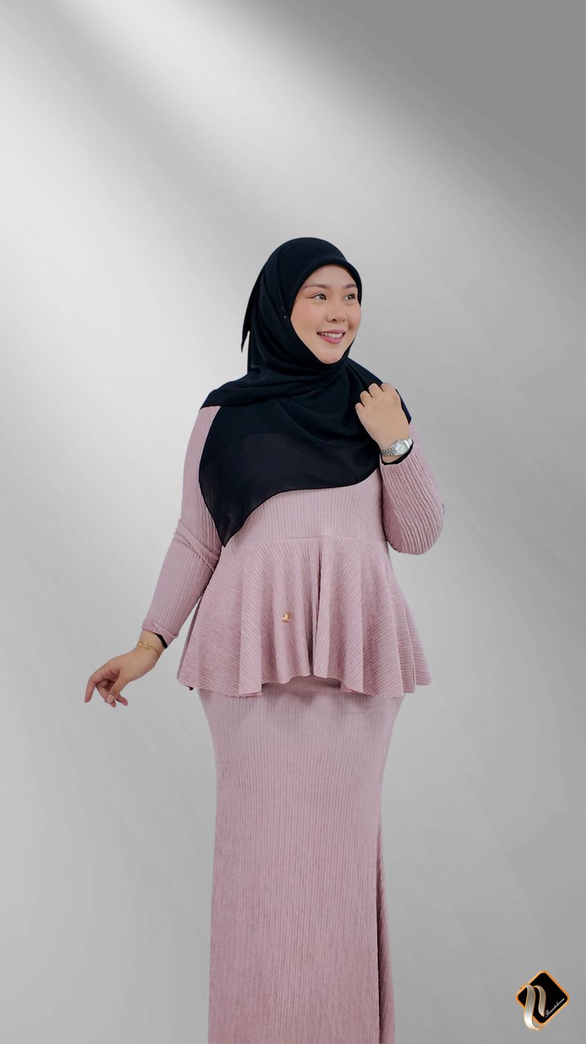 Olivia Set in Pink Blush