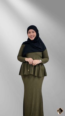 Olivia Set in Moss Green