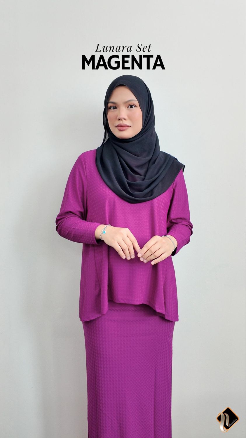 Lunara Set in Magenta