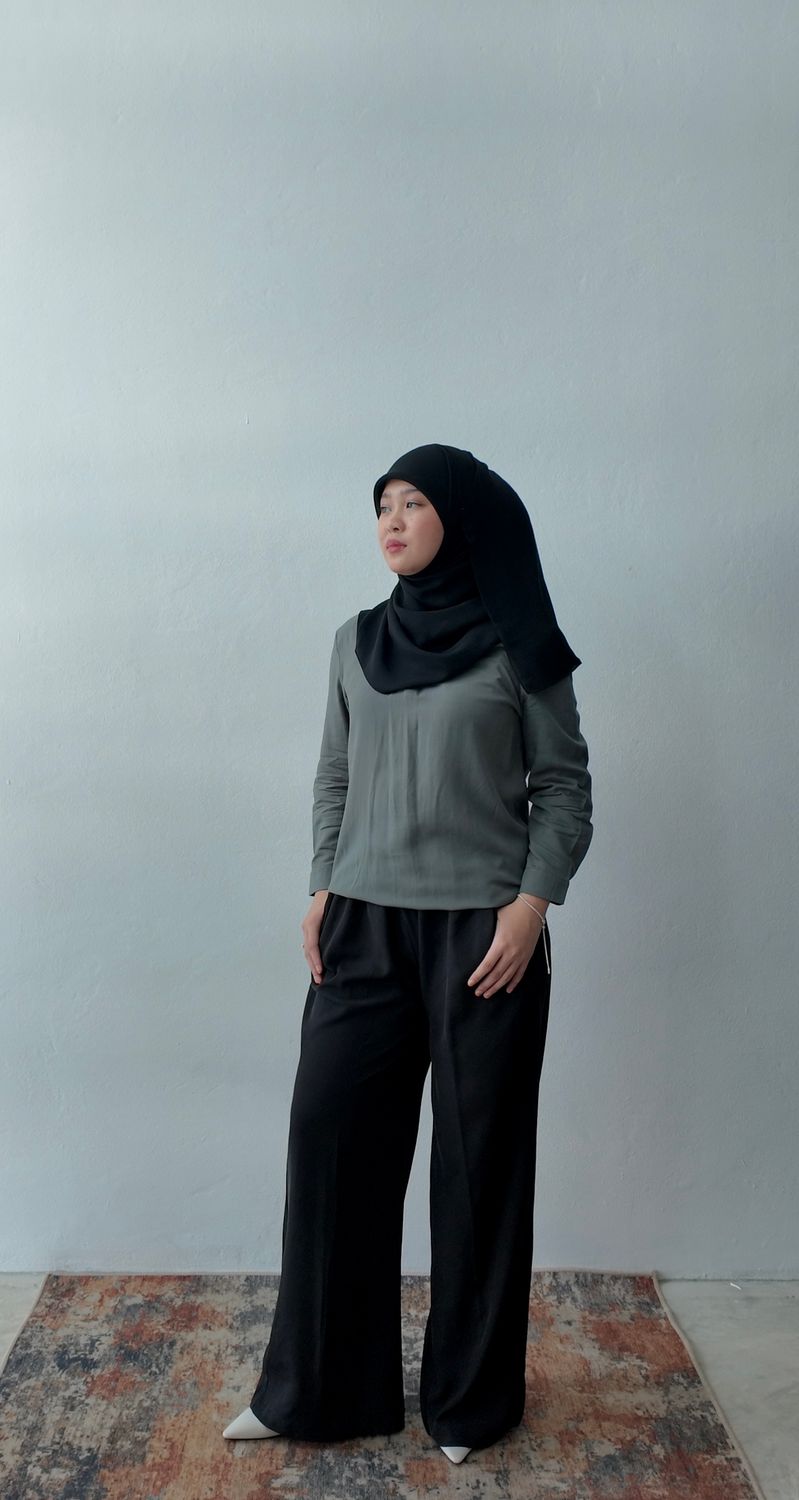 Serena Blouse in Haze Green