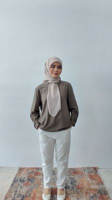 Serena Blouse in Deep Sand