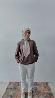 Serena Blouse in Coffee