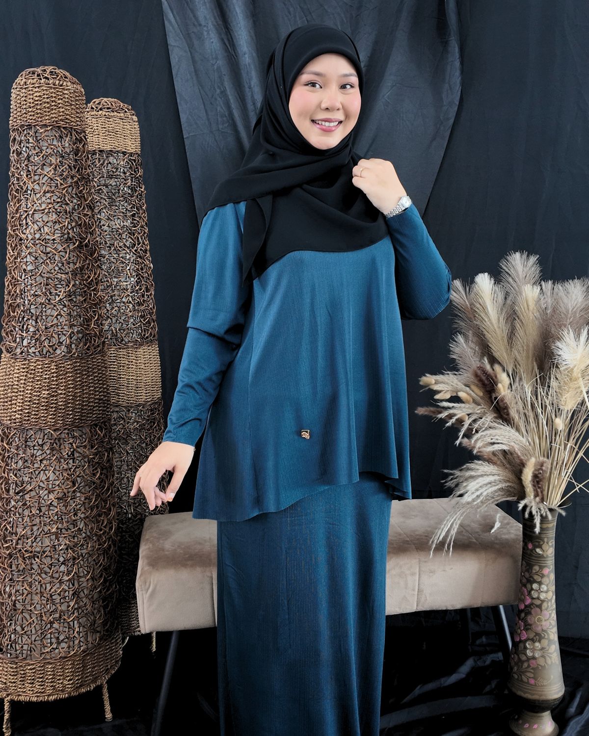 Elara Set in Teal Blue