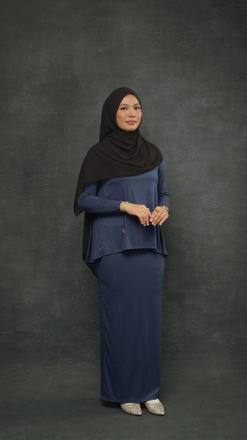 Family Women Set in Blue Moon