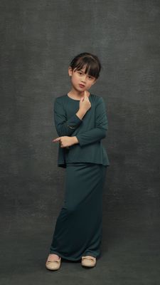 Family Kid Girl Set in Kaya Pandan