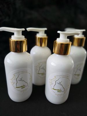 NATURAL SKIN LIGHTING AND TONE LOTION WITH TURMERIC