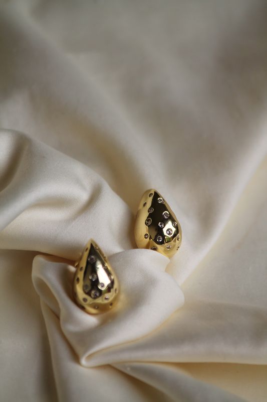 Golden Pearl Earrings
