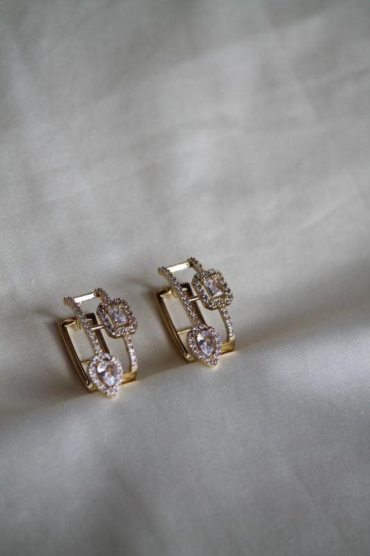 Pearl x Baguette Earrings  - Gold