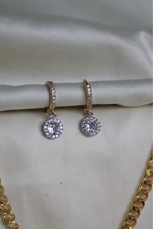 Round-Cut Diamond Dangle