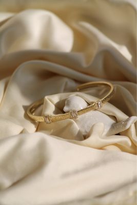 Timeless Trinity bangle