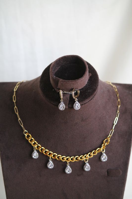 Five Pearls Radiance Necklace