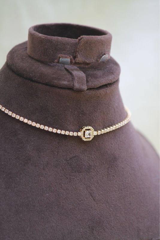 Timeless Chocker - Gold