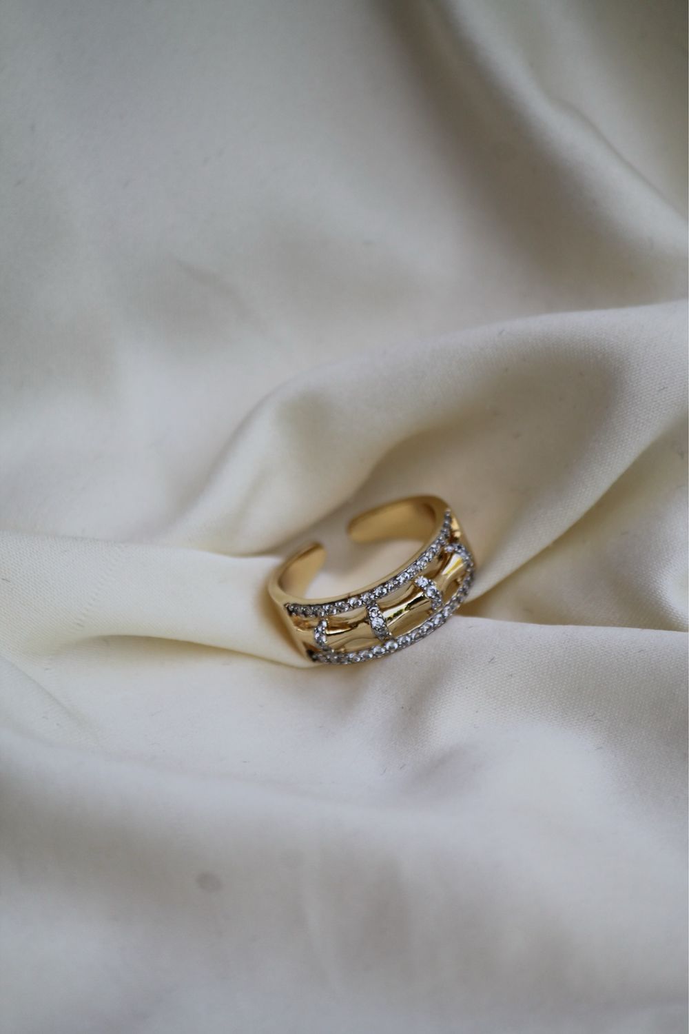Glimmer Ring