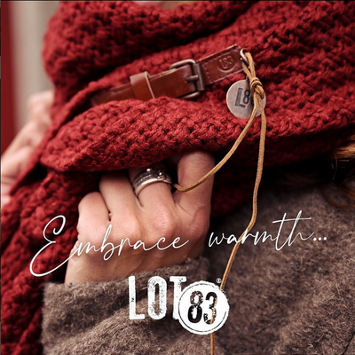 Schals und Dreieckstücher von Lot83