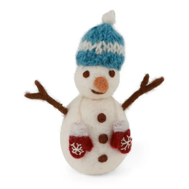 Schneemann mit Fäustlingen und blauer Mütze