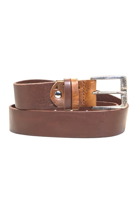 Handgemaakte buine leren herenriem The Workhorse van Atelier Loulou met klassieke gesp en extra riemlus