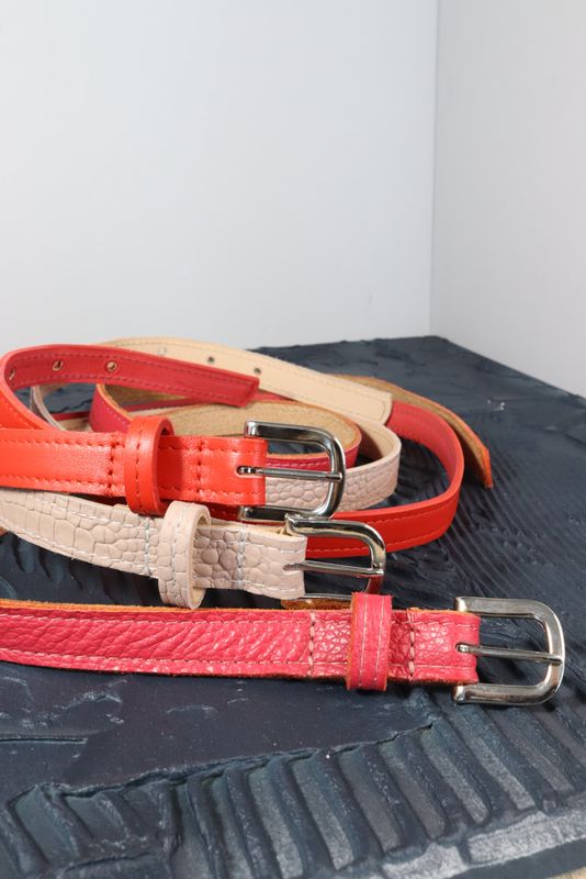 Verschillende kleuren leren Sassy Stitch riem van Atelier Loulou