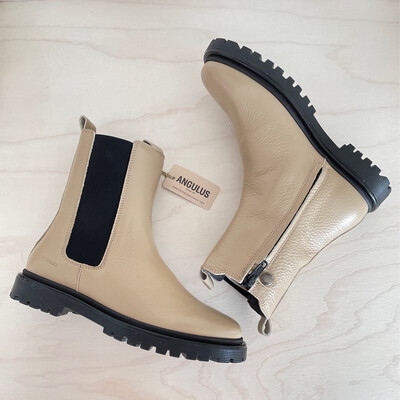 ANGULUS - Chelsea Boot with track sole - Sand/Black