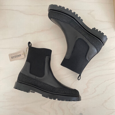 ANGULUS - Chelsea Boot with track sole - Black