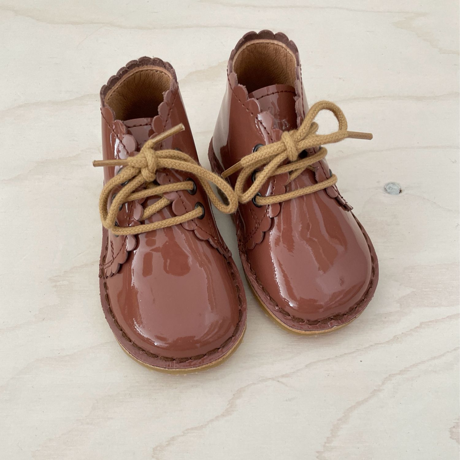 PETIT NORD - Scallop Boot - Rose Clay Patent