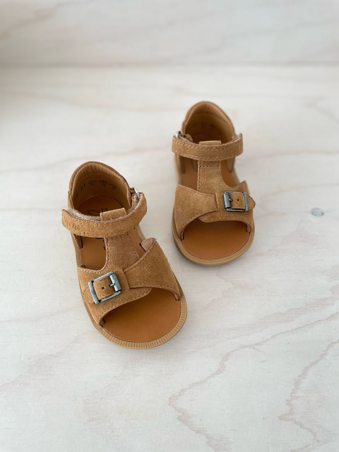 POM D&#39;API - Sandaal Poppy Easy - Camel Velours