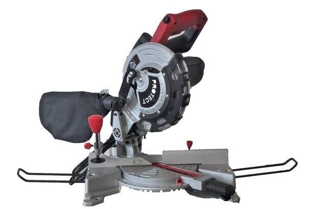 Verstekzaag - afkortzaag 210mm met laser.