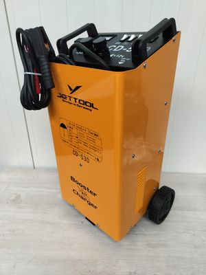 Jettools CD-530: 12V/24V Acculader en starter.