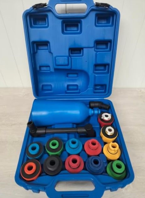 Stahlkaiser Universele olie vul set met 12 adapters. Nieuw!!