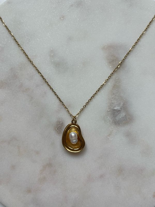 Lou Necklace
