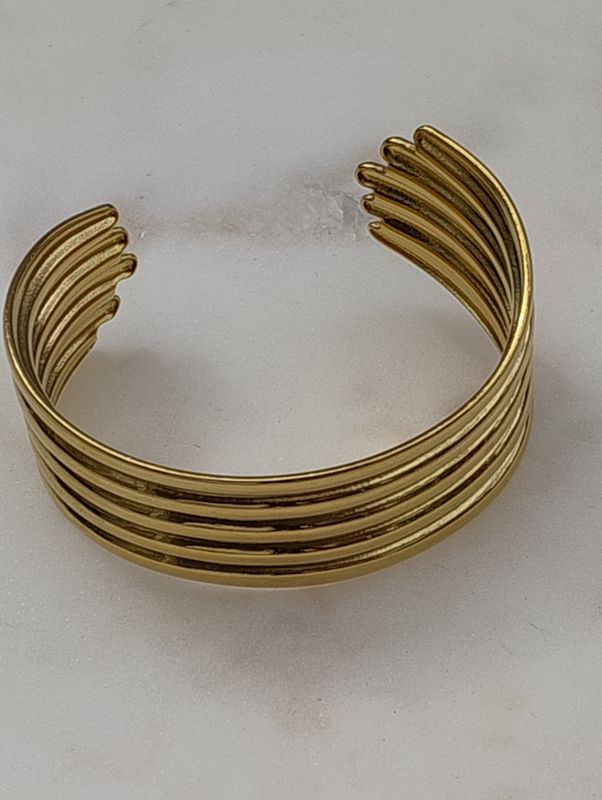 Eline Bangle