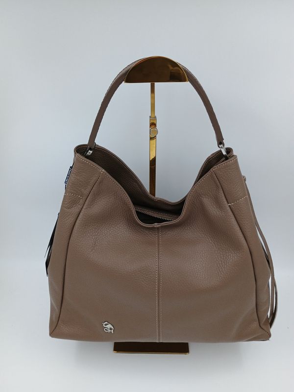 Praktische handtas in taupe kleurig kalfsleder