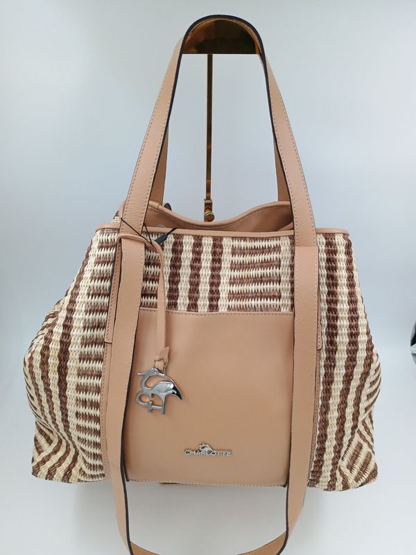 Grote Moderne handtas in Natuurkleurig Raffia