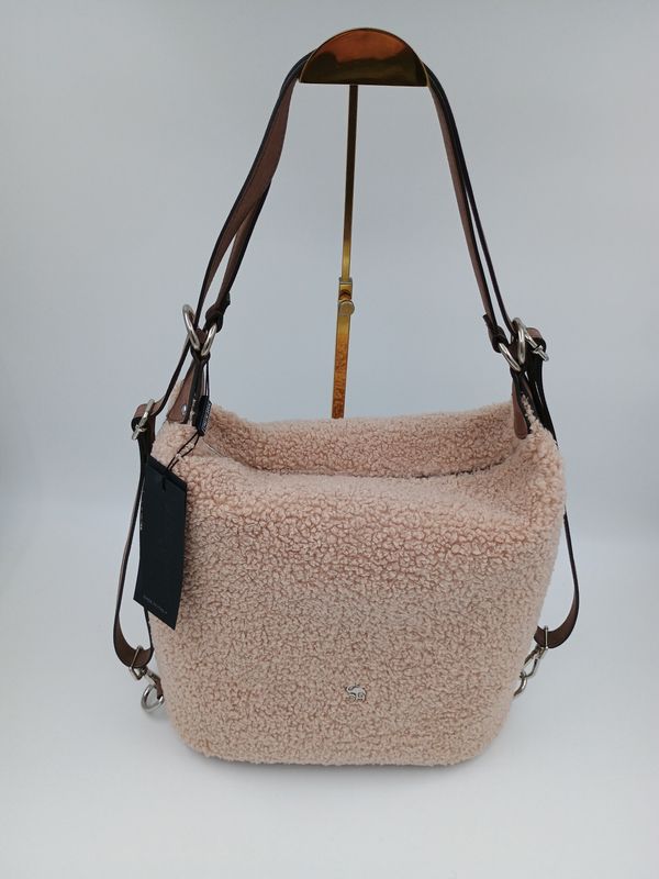 Furry rugzak / handtas uit synthetisch Lam en kalfsleder in natuurkleur
