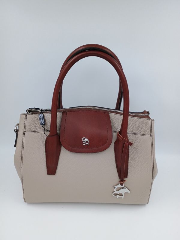 Classy handtas uit marmerkleurig kalfsleder met donkerbruine afwerking en zilverkleurige details