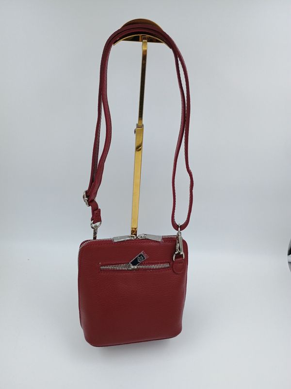 Minibag schoudertas in robijnrood kalfsleder