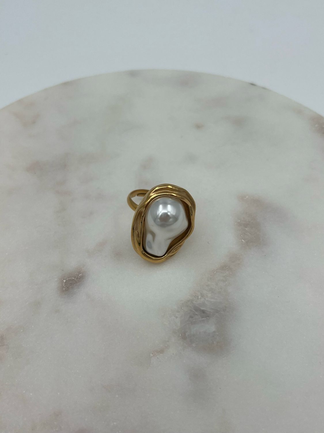 Oval Pearl Ring Goud