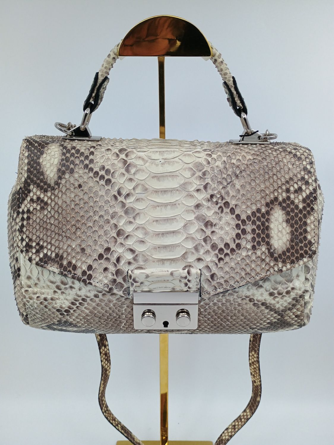 Klassevolle handtas in Python Leder met zilverkleurige afwerking