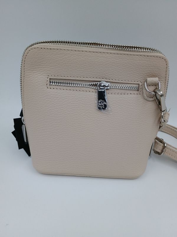 Minibag schoudertas in crèmekleurig kalfsleder