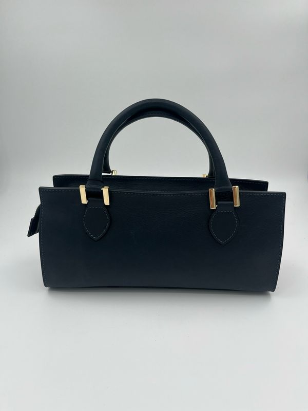 Klassevolle handtas in blauw kalfsleder