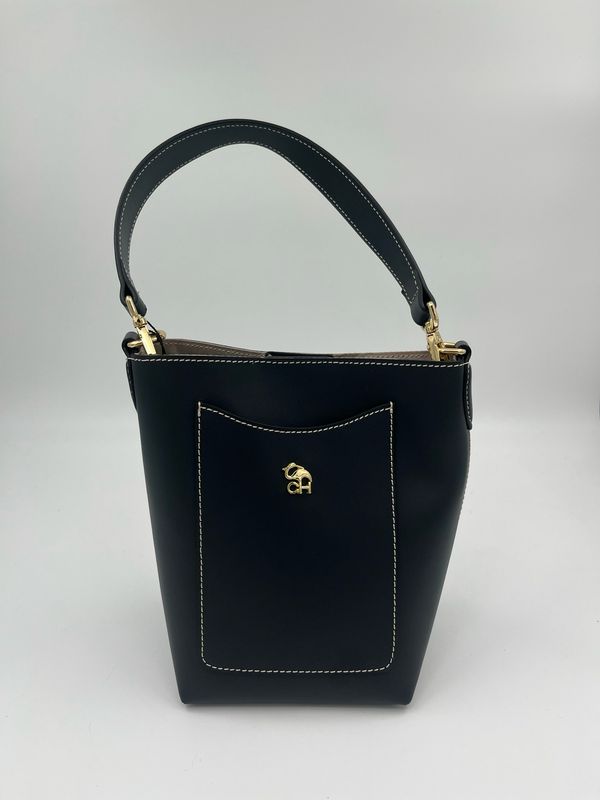 Klassevolle handtas in fijn blauw kalfsleder