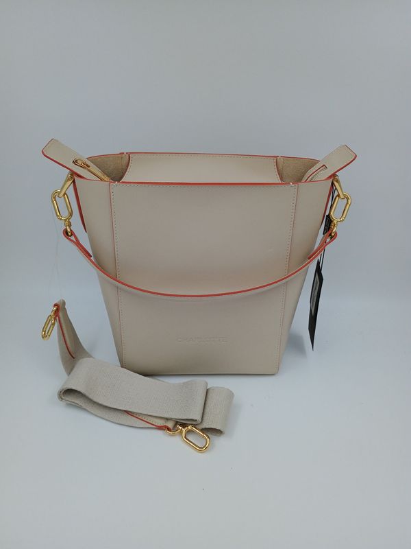 Classy handtas in modern emmer model in beige kalfsleder