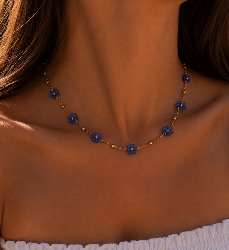 Flowery Necklace Blue