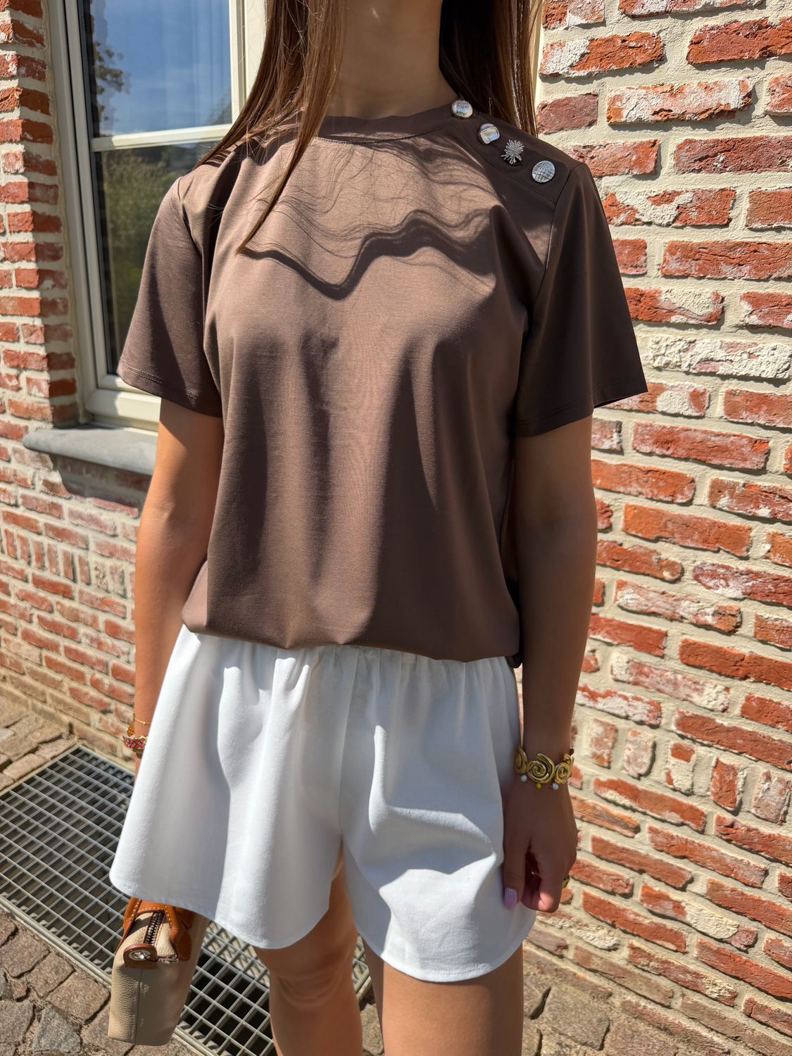 Clasic Chic Tee Bruin