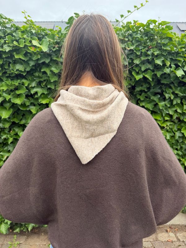 Triangle Scarf Beige