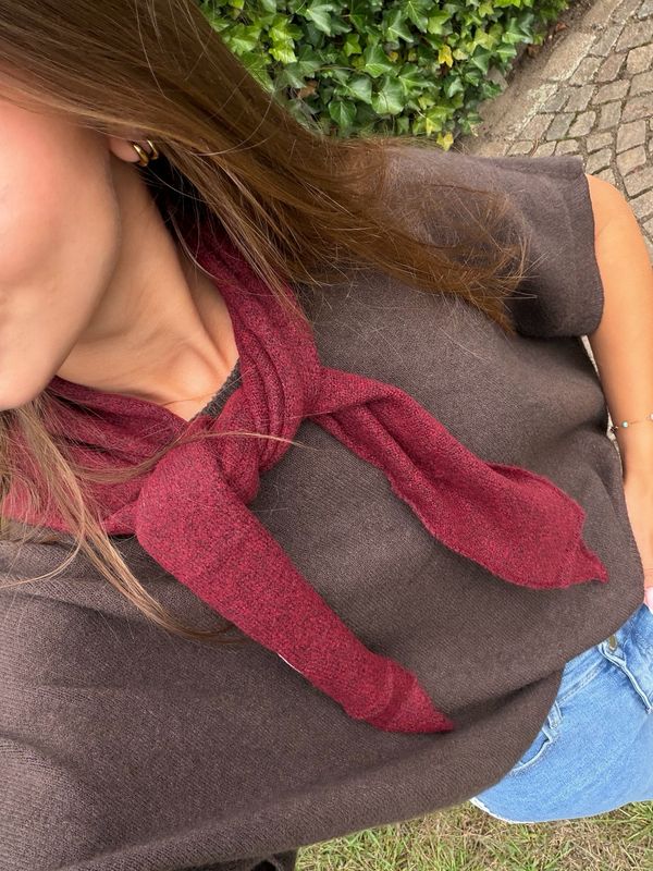 Triangle Scarf Bordeaux