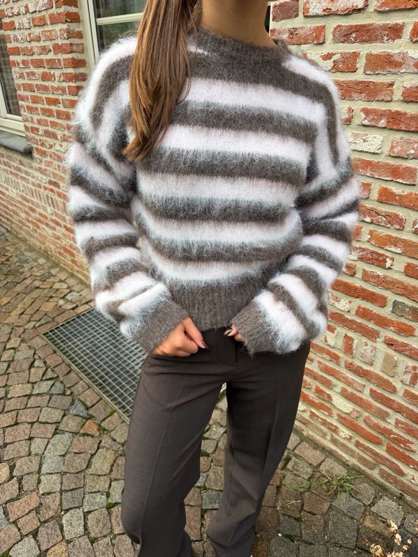 Fluffy Striped Knit Brown X White