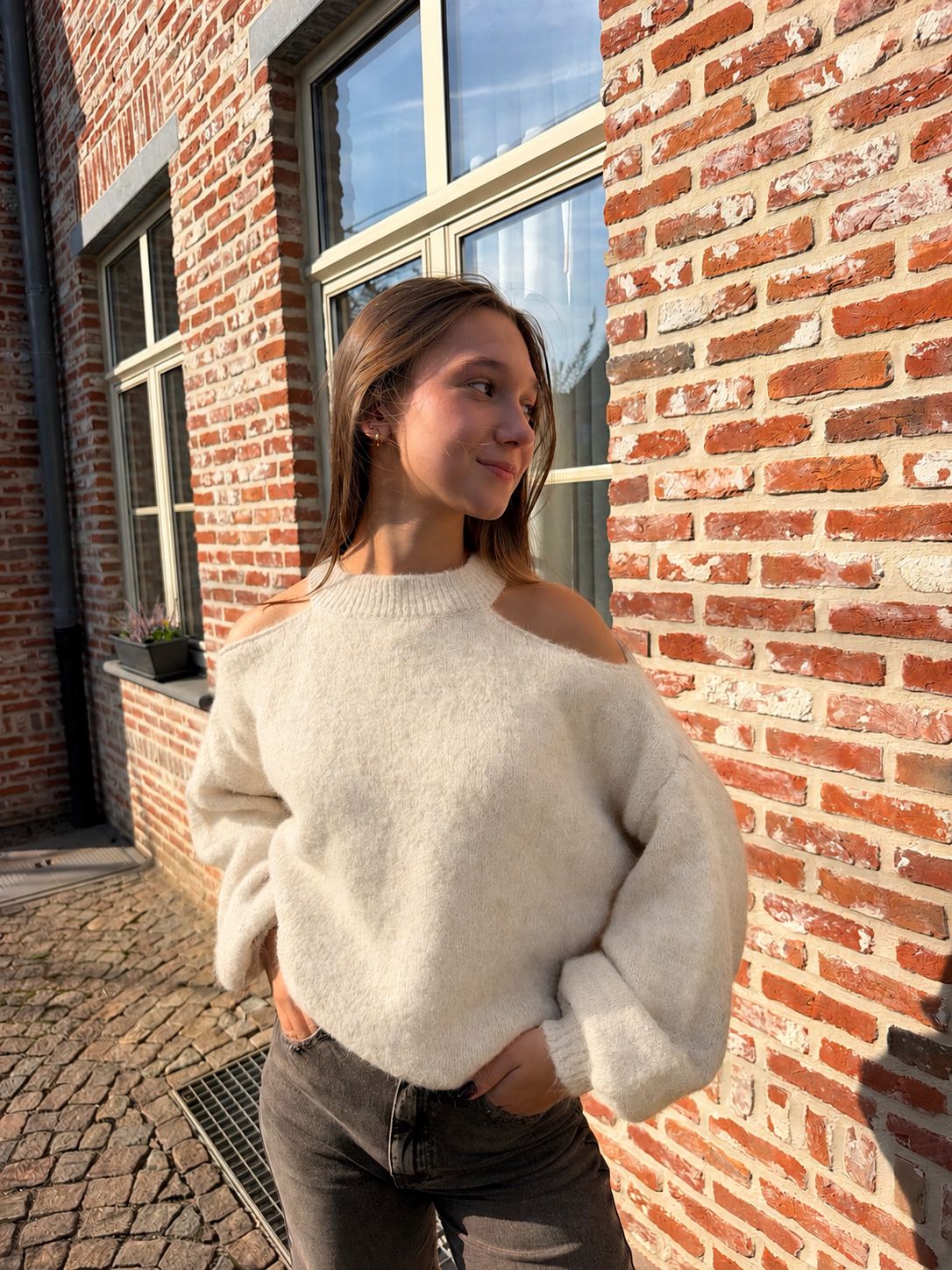 Open Shoulder Sweater Ecru