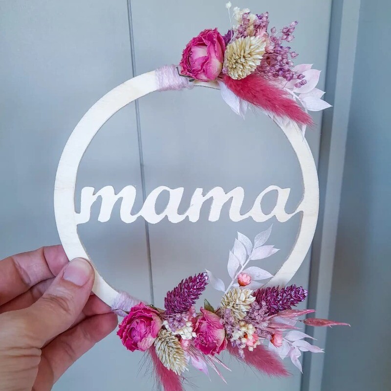 Naamhoepel in hout mama